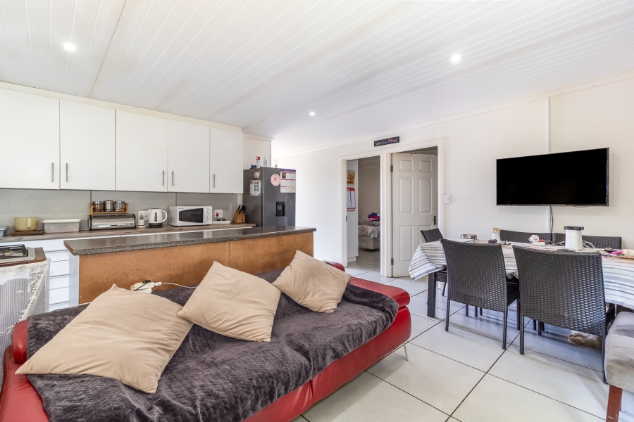 5 Bedroom Property for Sale in Hoog En Droog Western Cape